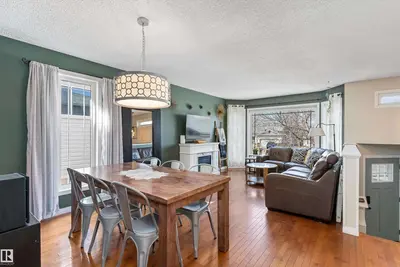 Interior photo 2 of 3 DARLINGTON DR