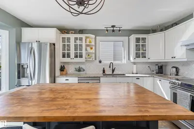 Interior photo 4 of 3 DARLINGTON DR