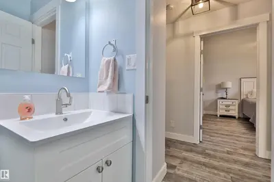 Interior photo 4 of 208 7000 Northview DR