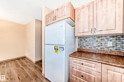 Interior photo 4 of 47 15 Woodsmere CL