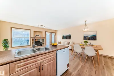 Interior photo 3 of 47 15 Woodsmere CL