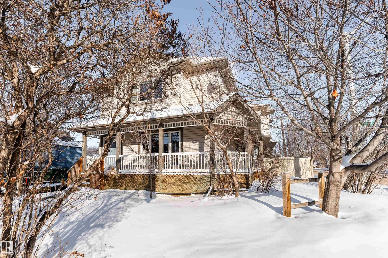 10906 72 AV NW, Edmonton - 3 bedroom Duplex for sale