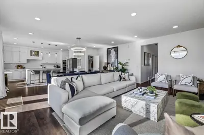 Interior photo 3 of 915 177 ST SW