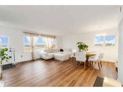 Interior photo 1 of 53273 RGE ROAD 215