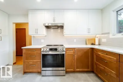 Interior photo 4 of 8007 73 AV NW