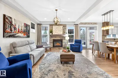 Interior photo 1 of 152 RIDEAU CR