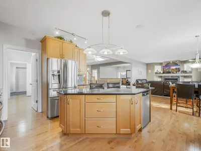 Interior photo 3 of 707 Hollings Worth Green NW NW