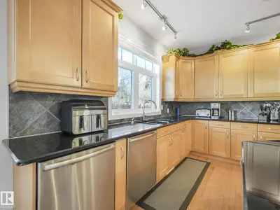 Interior photo 4 of 707 Hollings Worth Green NW NW