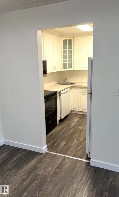 Interior photo 3 of #102 379 WOODBRIDGE WY