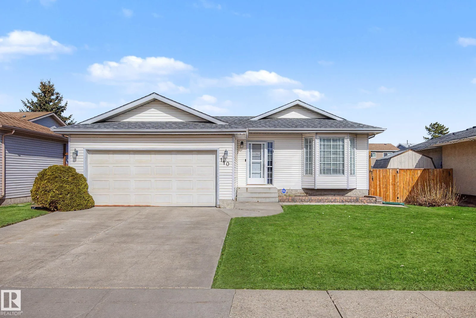 110 LUNNON DR, Gibbons - 4 bedroom Detached Single Family for sale