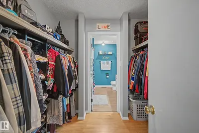 Interior photo 4 of 110 LUNNON DR