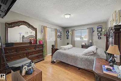 Interior photo 2 of 110 LUNNON DR