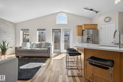 Interior photo 4 of 339 FOXBORO DR