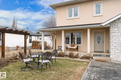 Interior photo 1 of 5016 44 Ave