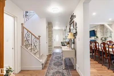 Interior photo 2 of 5016 44 Ave