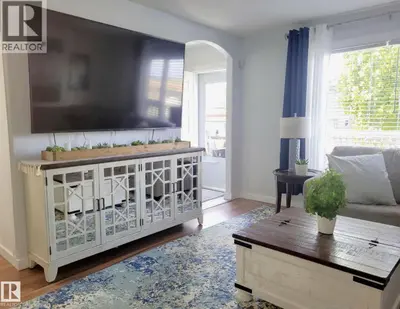 Interior photo 4 of 144 KIRPATRICK WY