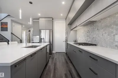 Interior photo 2 of 18 KIWYCK LI