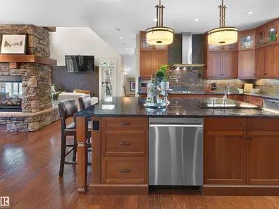 Interior photo 4 of 112 WINDERMERE DR NW