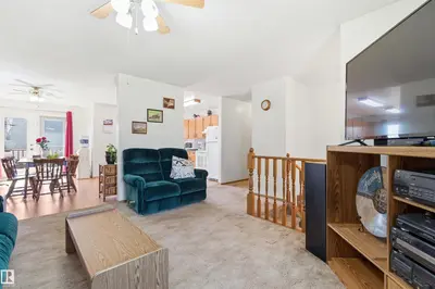 Interior photo 4 of 4509 46 AV