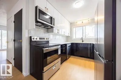 Interior photo 4 of 12822 123 ST NW