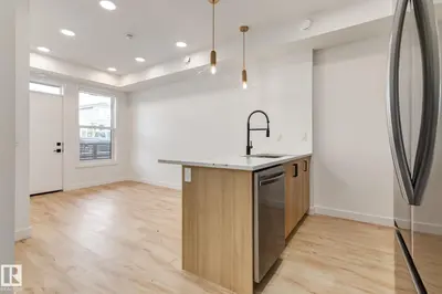 Interior photo 4 of #43 16231 19 AV SW