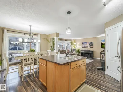 Interior photo 3 of 224 HYNDMAN CR NW