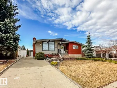 Interior photo 1 of 10811 43 AV NW