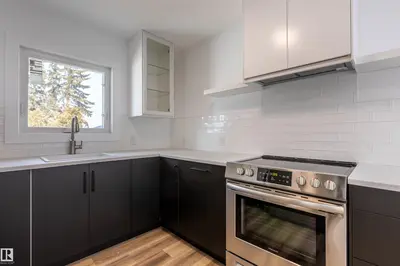 Interior photo 2 of 57308 Range Road 251