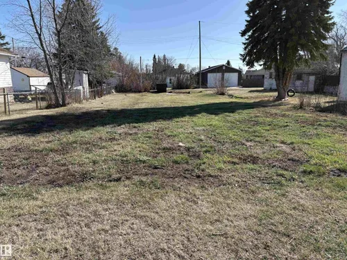 4811 50 Ave, Holden - $21,000