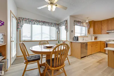 Interior photo 2 of 38 HIGHLAND CR