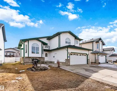 Interior photo 1 of 2915 151A AV NW