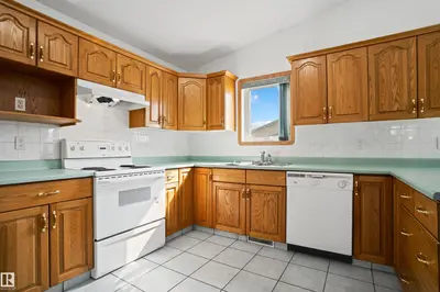 Interior photo 2 of 2915 151A AV NW