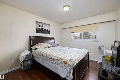 Interior photo 2 of 13136 60 ST NW