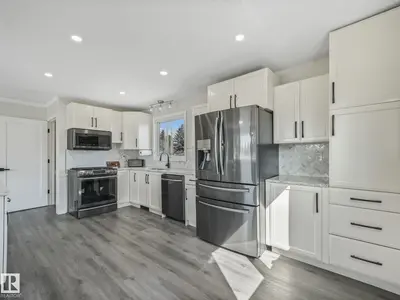 Interior photo 2 of 17 OATWAY ST