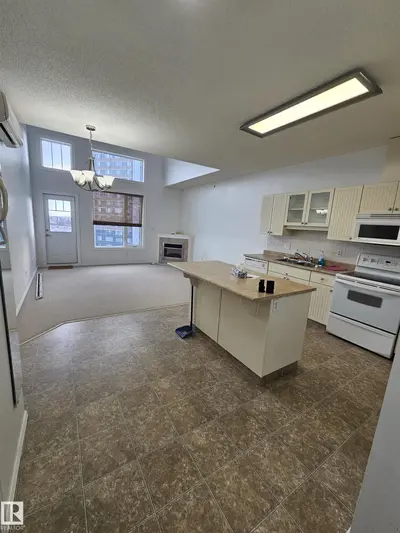 Interior photo 3 of #512 12111 51 AV NW