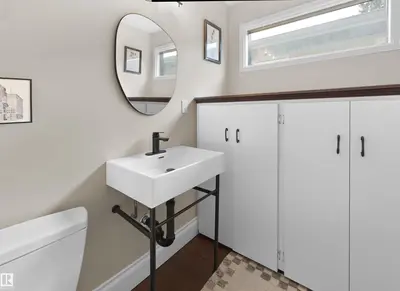 Interior photo 2 of 8960 77 AV NW