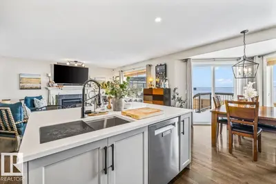 Interior photo 3 of 50 NAPOLEON CR