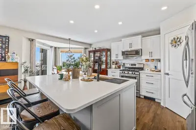 Interior photo 4 of 50 NAPOLEON CR