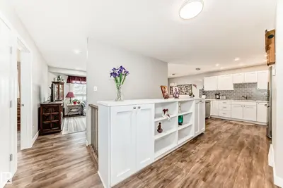 Interior photo 3 of #3 2 GEORGIAN WY