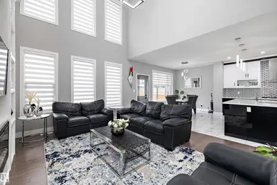 Interior photo 4 of 714 EBBERS PL NW