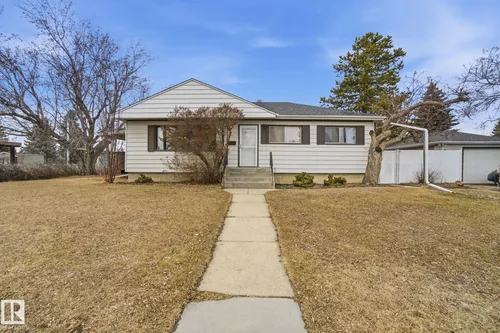 8208 73 AV NW, Edmonton - $395,000