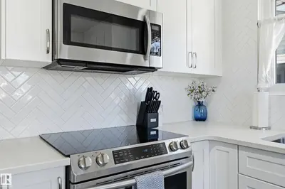 Interior photo 2 of 7719 71 AV NW
