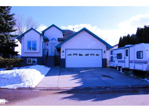 26 SIMONETTE CR, Devon - $539,500