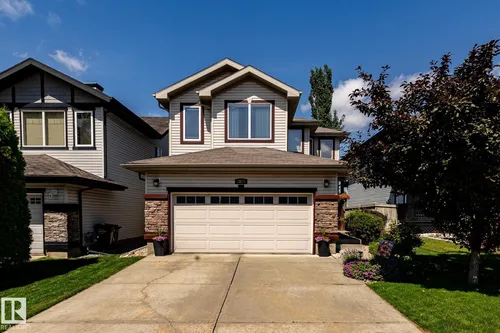 5820 7 AV SW SW, Edmonton - $655,900