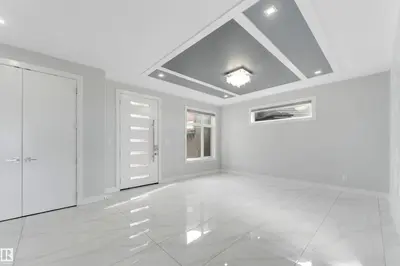 Interior photo 4 of 3736 1 AV SW SW