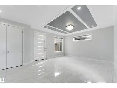 Interior photo 4 of 3736 1 AV SW SW