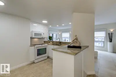 Interior photo 4 of #606 10108 125 ST NW