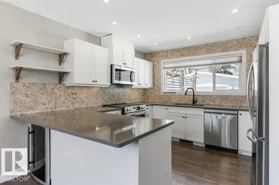 Interior photo 3 of 5 GRESHAM BV