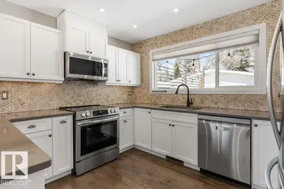 Interior photo 4 of 5 GRESHAM BV