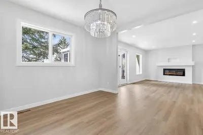 Interior photo 2 of 257 KNOTTWOOD RD N NW